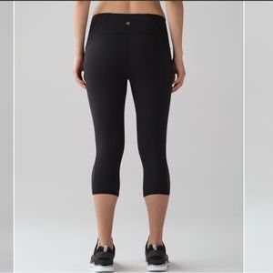 Lululemon Black Train Times Crop Capris 17”